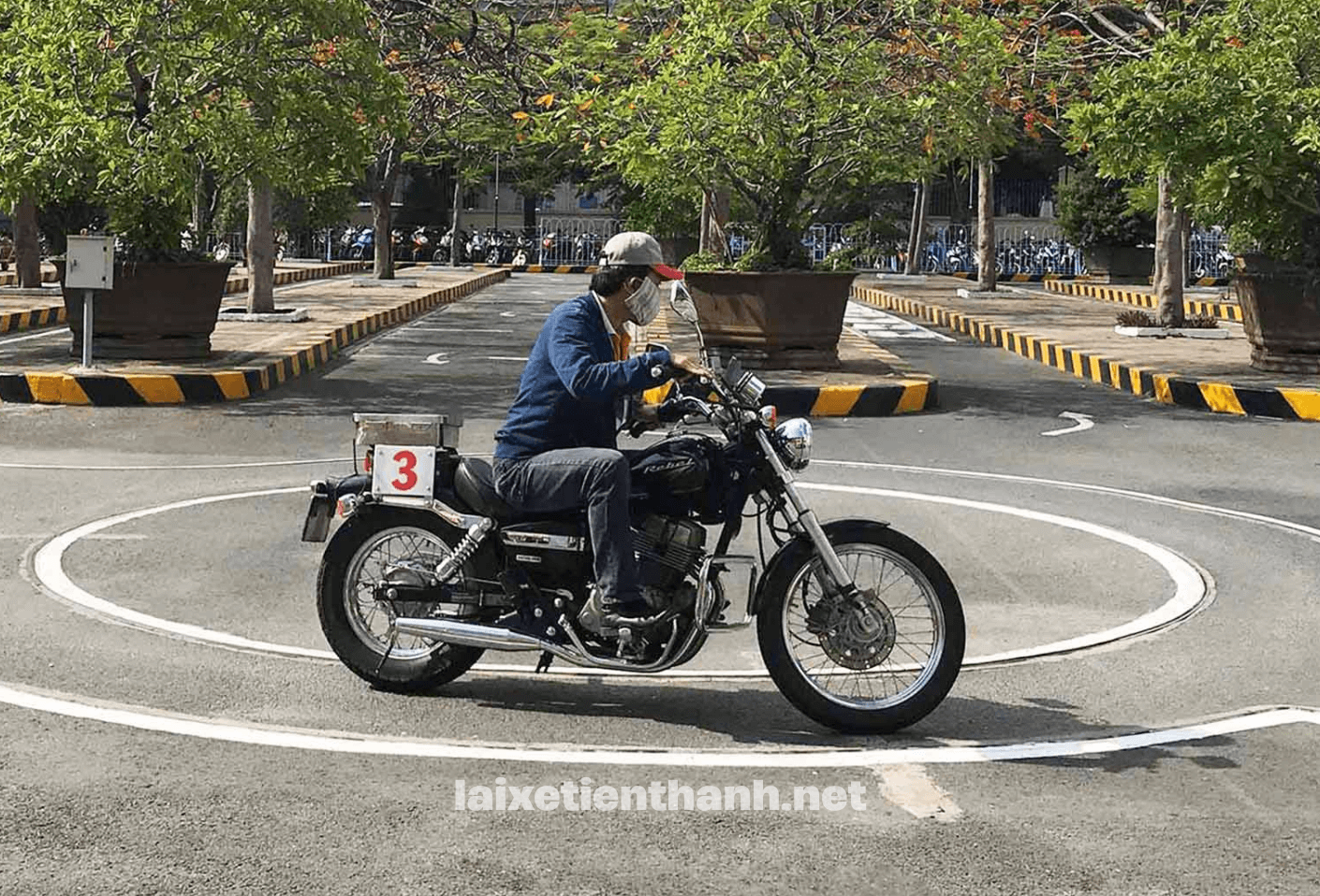 tập lái xe tại trường